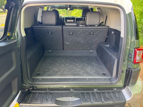 Used 2011 Toyota FJ Cruiser 2WD w/ Convenience Pkg image 51