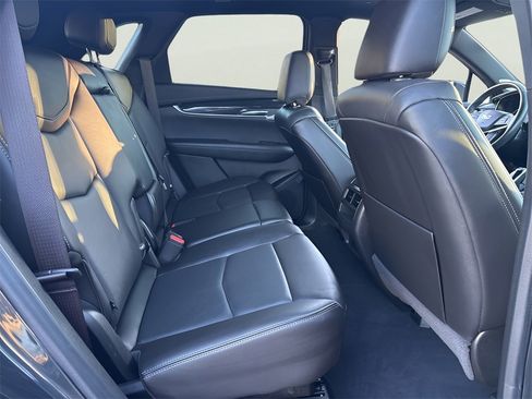 Certified 2022 Cadillac XT5 Premium Luxury image 17