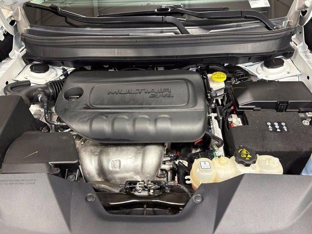 Used 2019 Jeep Cherokee Latitude Plus w/ Cold Weather Group FWD image 30