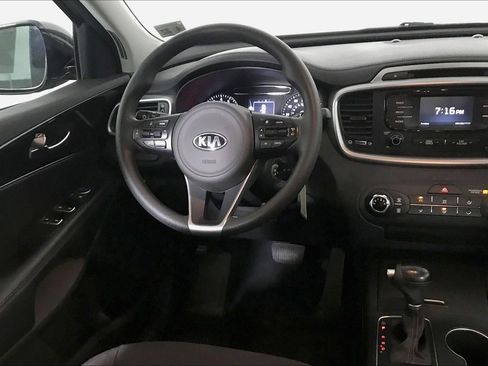Used 2017 Kia Sorento LX image 26
