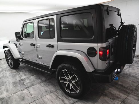 Used 2024 Jeep Wrangler Unlimited w/ Convenience Group image 3