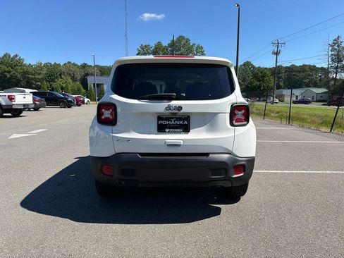 Used 2023 Jeep Renegade Latitude AWD/4WD image 6