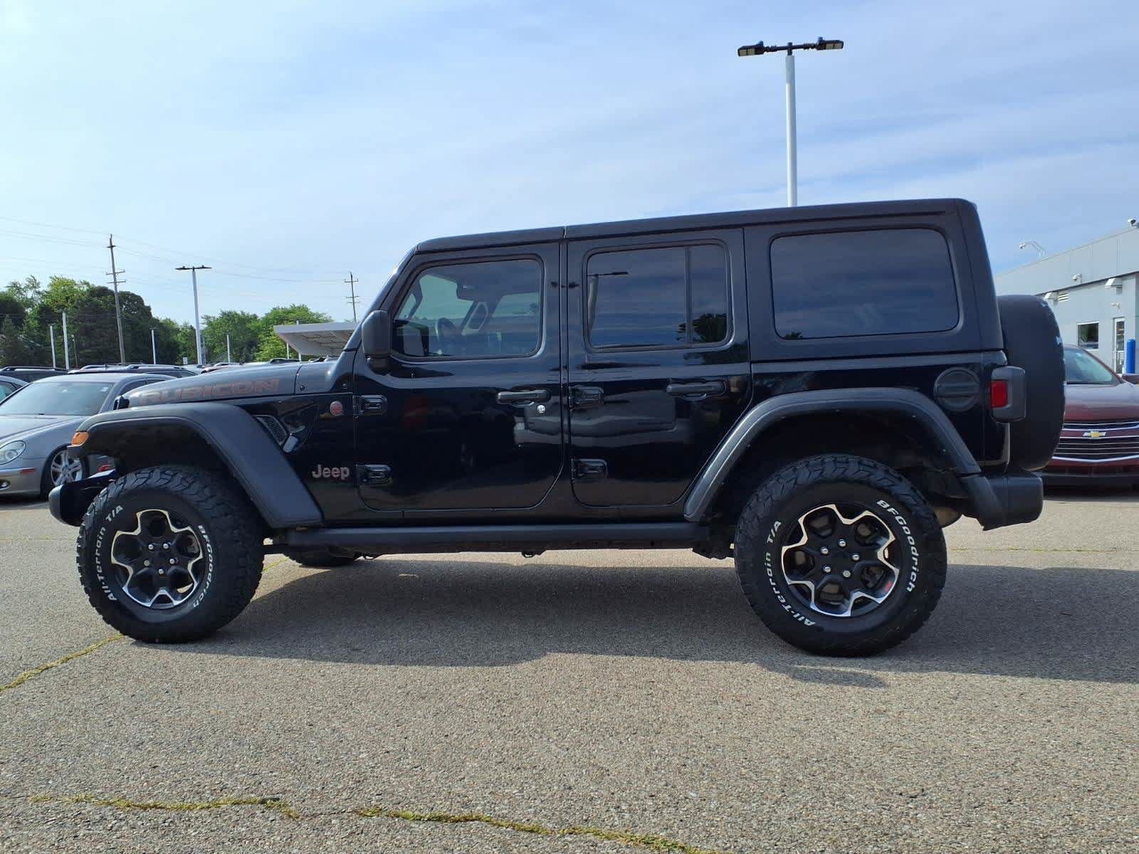 Used 2023 Jeep Wrangler Unlimited Rubicon w/ Cold Weather Group AWD/4WD image 8