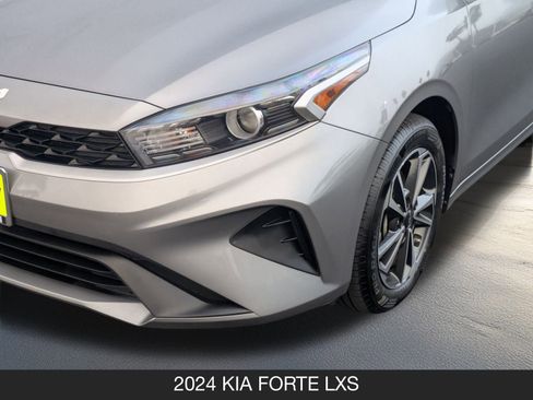 Used 2024 Kia Forte LXS image 10