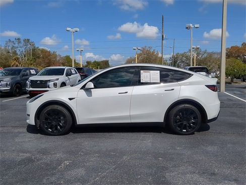 Used 2023 Tesla Model Y Long Range image 9