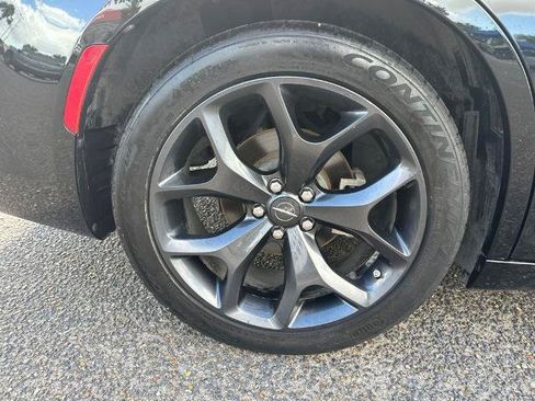Used 2023 Chrysler 300 S RWD image 9