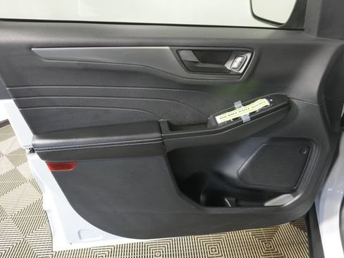 Used 2025 Ford Escape Active AWD/4WD image 25