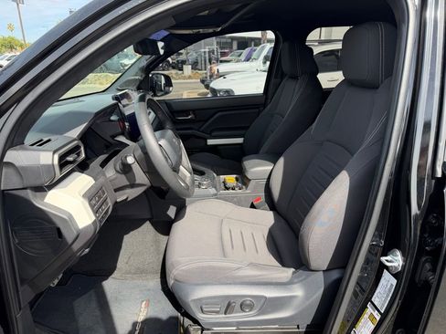 Used 2024 Toyota Tacoma TRD Sport w/ TRD Sport Upgrade Package AWD/4WD image 5