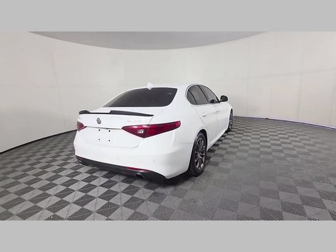 Used 2020 Alfa Romeo Giulia RWD image 39
