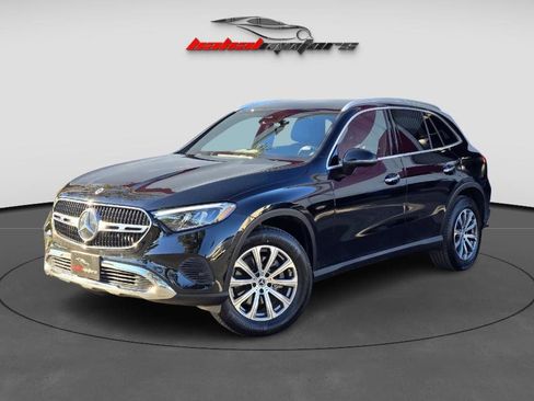 Used 2024 Mercedes-Benz GLC 300 image 3