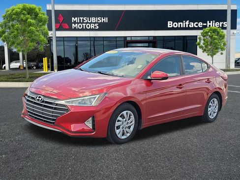 Used 2020 Hyundai Elantra SE w/ Cargo Package (C1) FWD image 2