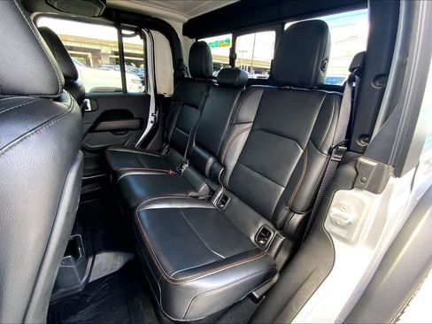 Used 2022 Jeep Gladiator Mojave w/ Cold Weather Group AWD/4WD image 29