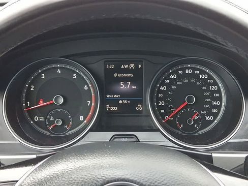 Used 2019 Volkswagen Atlas SE w/ Towing Package image 13