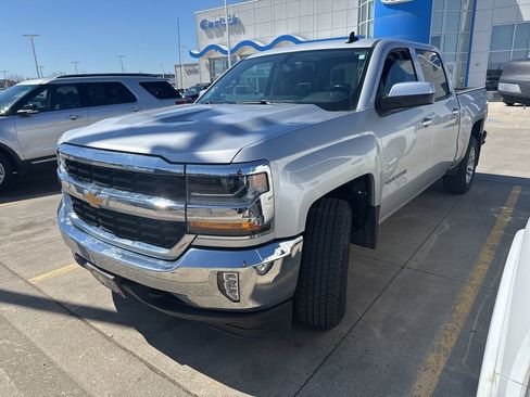 Used 2018 Chevrolet Silverado 1500 LT w/ All Star Edition image 4