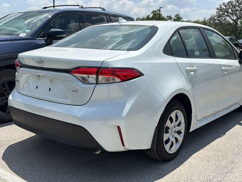Used 2026 Toyota Corolla LE FWD image 7