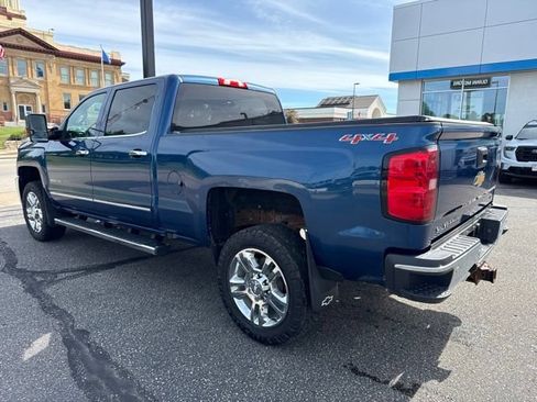 Used 2015 Chevrolet Silverado 2500 LTZ w/ LTZ Plus Package AWD/4WD image 3