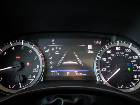 Used 2024 Toyota Highlander XLE FWD image 39