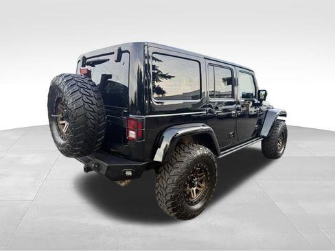 Used 2015 Jeep Wrangler Unlimited Sahara w/ Max Tow Package AWD/4WD image 5