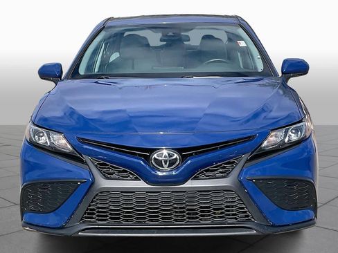 Used 2024 Toyota Camry SE image 3