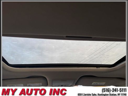 Used 2010 Jeep Grand Cherokee Laredo image 15