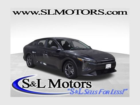 Used 2025 Kia K4 FWD image 1