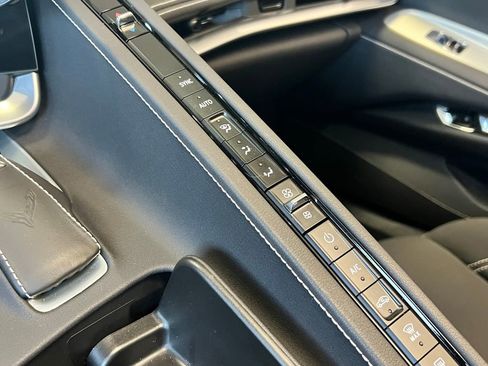 Used 2023 Chevrolet Corvette Z06 image 21