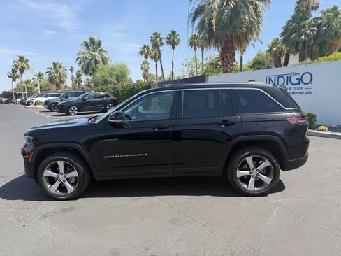 Used 2022 Jeep Grand Cherokee Limited w/ Luxury Tech Group II AWD/4WD image 8