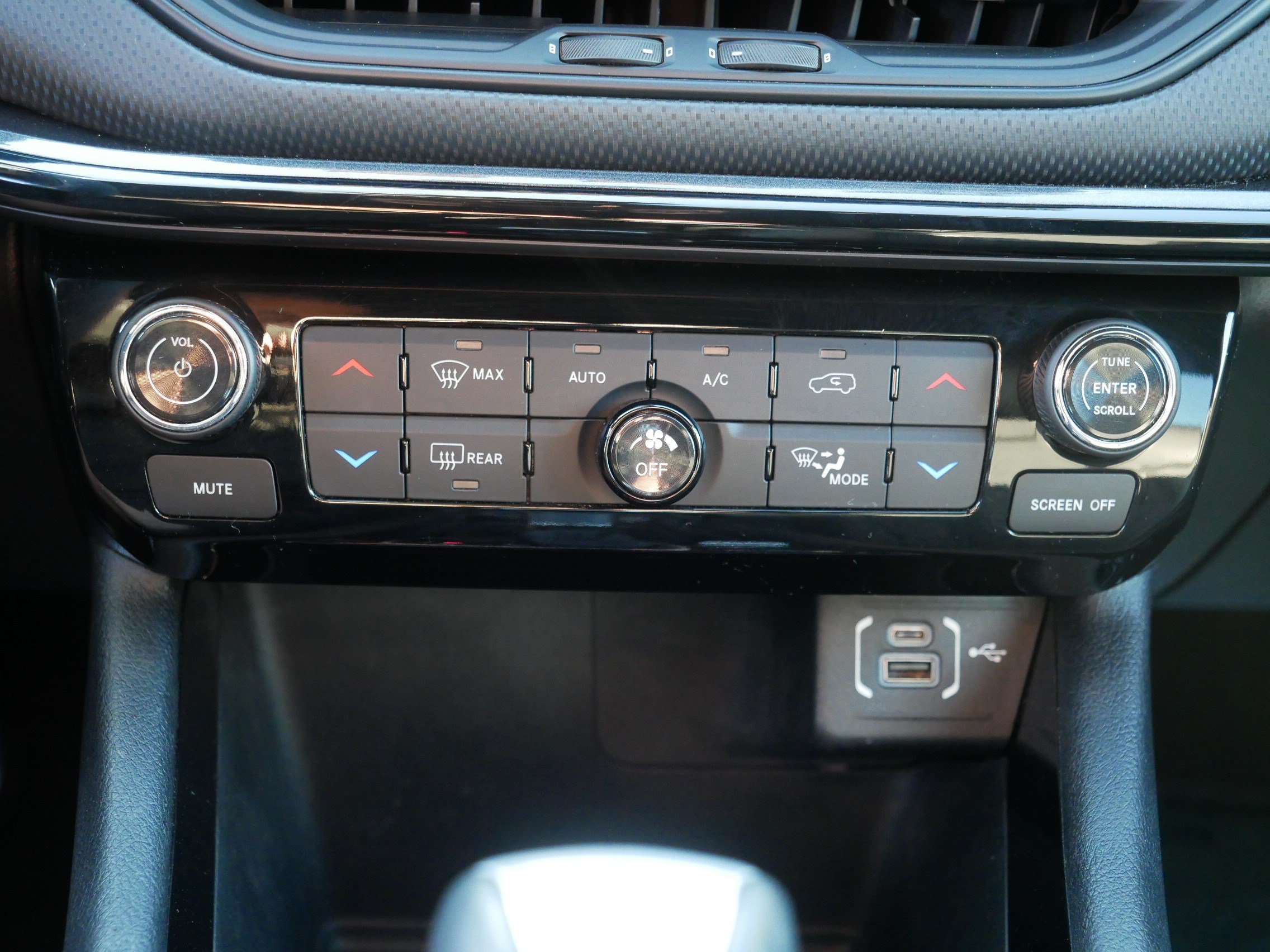 Used 2023 Jeep Compass Latitude w/ Sun and Sound Group AWD/4WD image 23