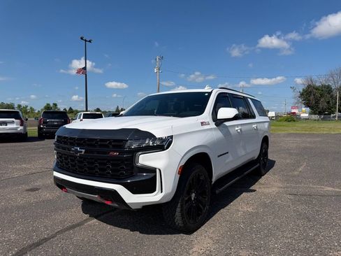 Used 2022 Chevrolet Suburban Z71 w/ Z71 Off-Road Package AWD/4WD image 11