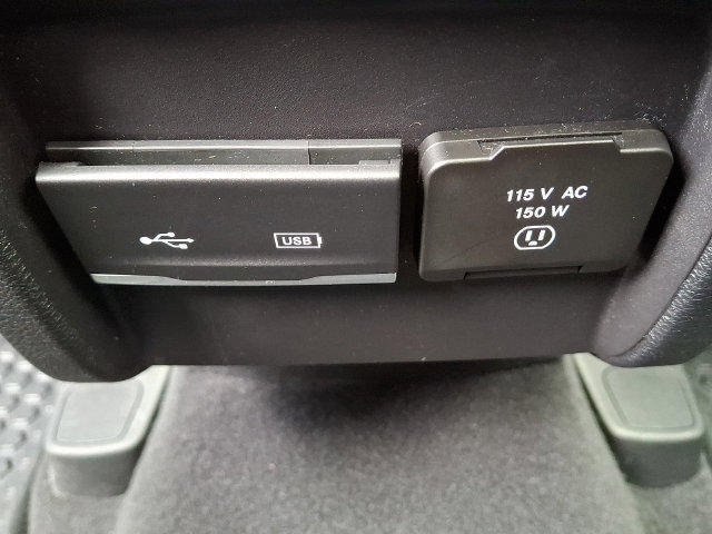 Used 2019 Jeep Cherokee Latitude Plus AWD/4WD image 12