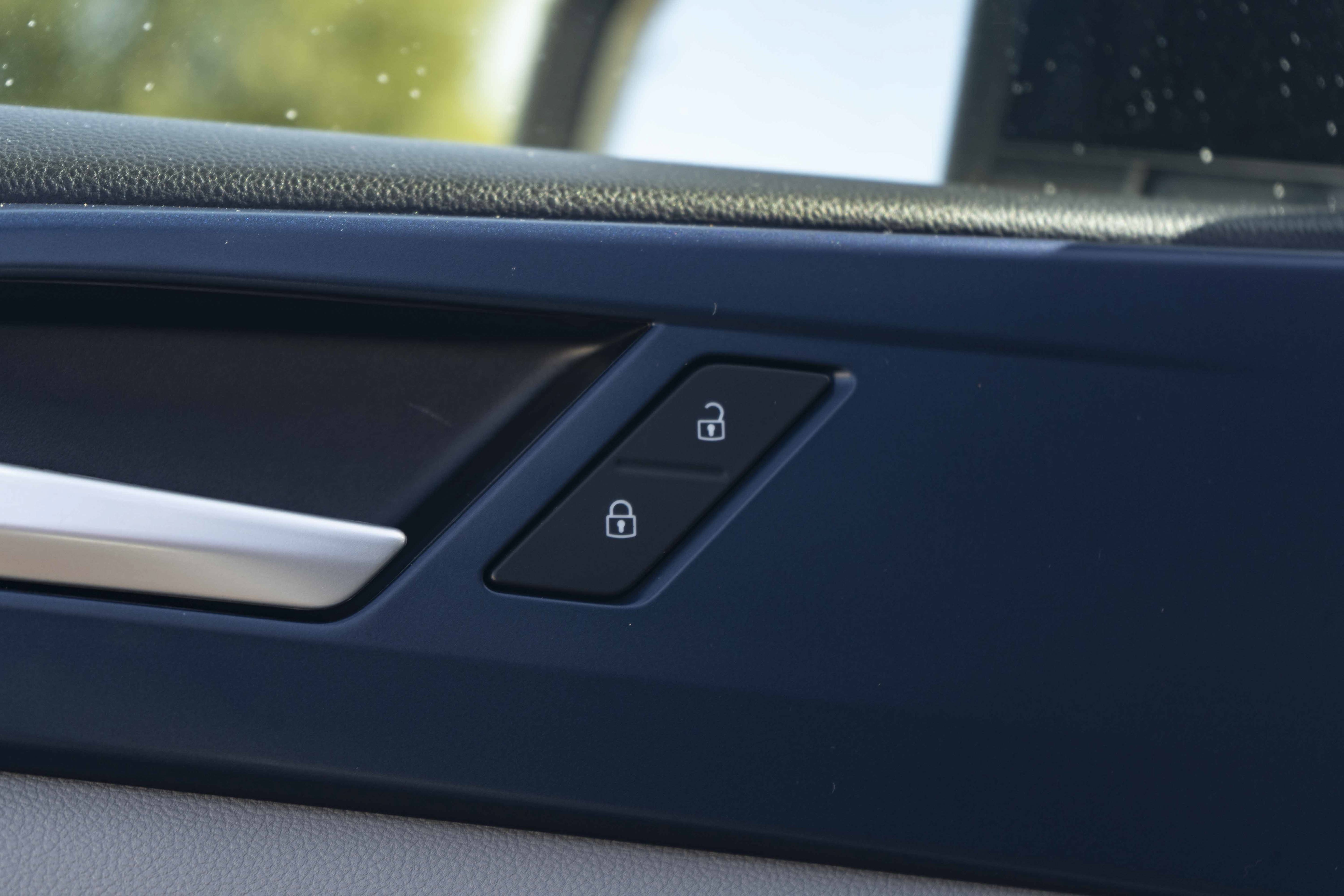 Certified 2023 Volkswagen Taos SE w/ Panoramic Sunroof Package FWD image 37