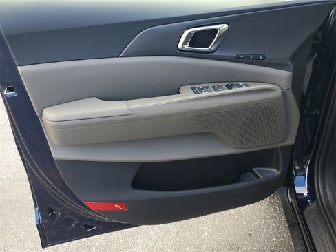 New 2026 Kia Carnival EX image 8