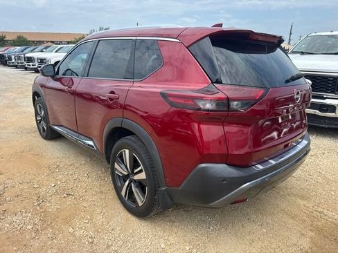 Used 2023 Nissan Rogue SL w/ SL Premium Package FWD image 4