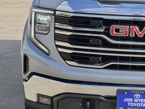 Used 2025 GMC Sierra 1500 SLT RWD image 5