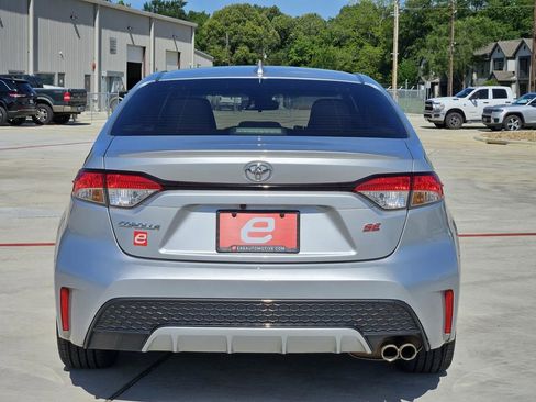 Used 2022 Toyota Corolla SE FWD image 6