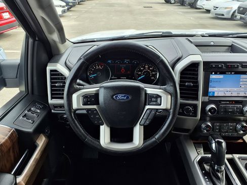 Used 2019 Ford F150 Lariat w/ Equipment Group 502A Luxury AWD/4WD image 14