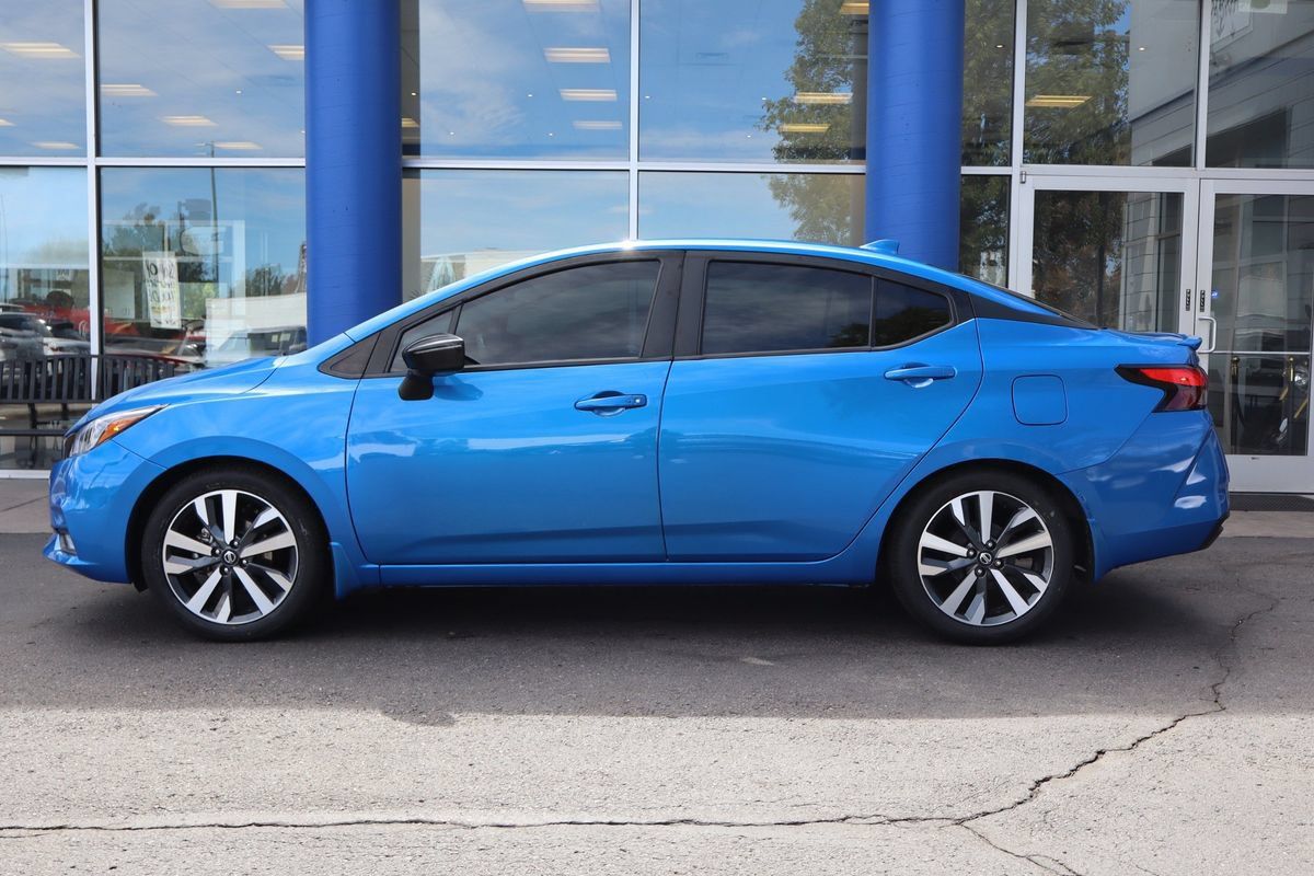 Used 2021 Nissan Versa SR w/ Convenience Package FWD image 2
