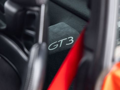 Certified 2018 Porsche 911 GT3 RWD image 35