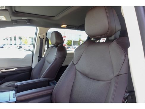 Certified 2024 Toyota Sienna Platinum FWD image 11