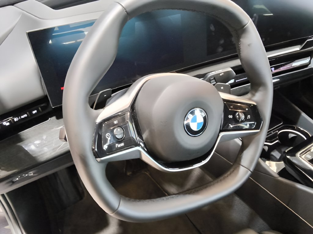 Used 2026 BMW 530i xDrive AWD/4WD image 12