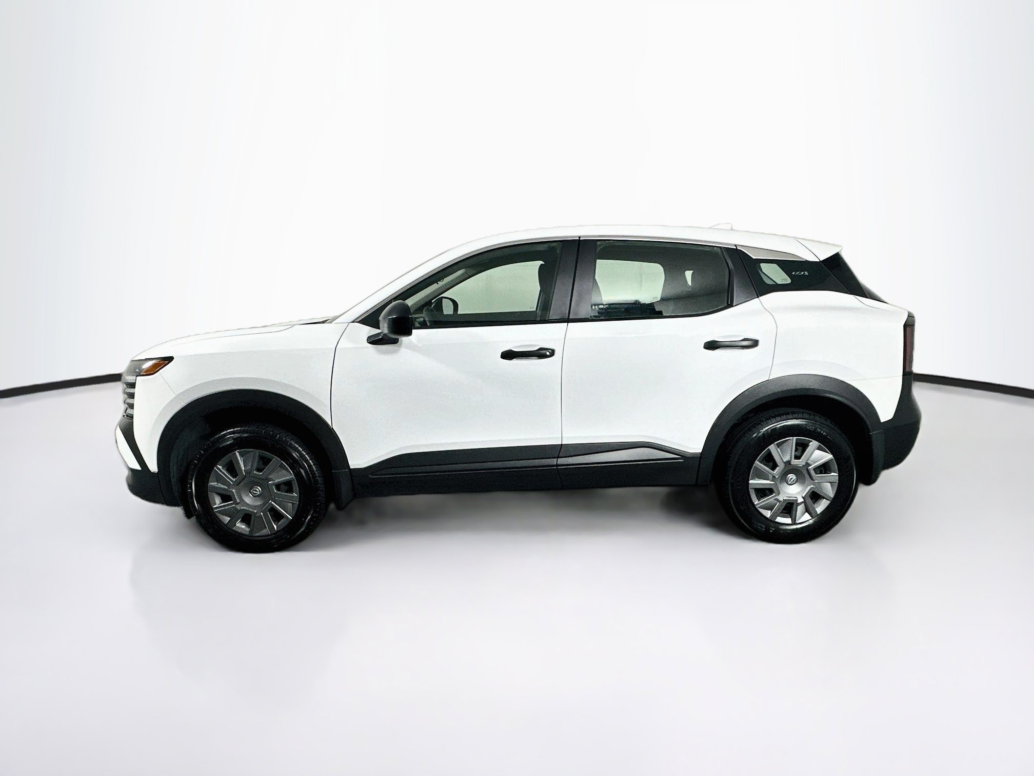Used 2025 Nissan Kicks S FWD image 4