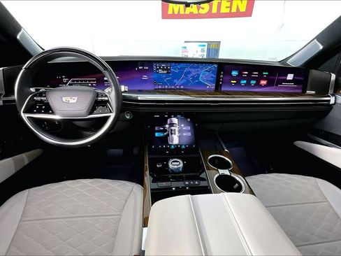 Used 2025 Cadillac Escalade Sport Platinum w/ LPO, Floor Liner Package image 13