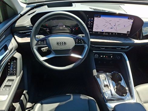 Certified 2025 Audi Q5 Premium Plus w/ Premium Plus AWD/4WD image 2
