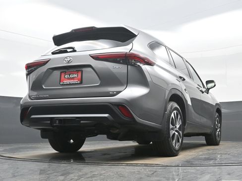 Used 2025 Toyota Highlander XLE image 33