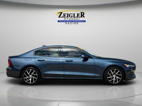 Used 2020 Volvo S60 T5 Momentum w/ Protection Package FWD image 8