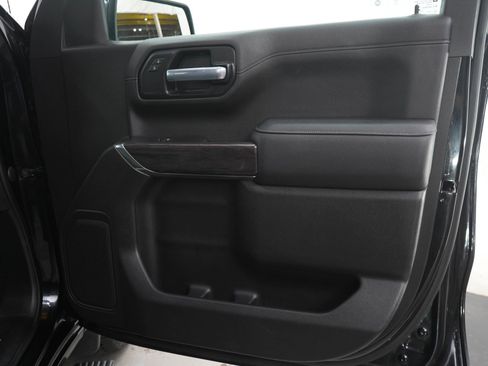 Used 2021 Chevrolet Silverado 1500 LTZ AWD/4WD image 9