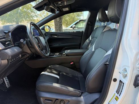 Used 2026 Toyota Camry SE FWD image 23