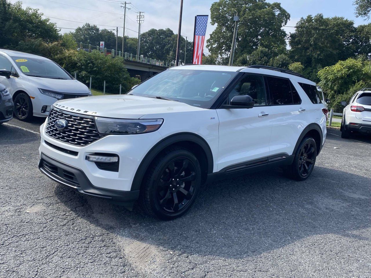 Used 2023 Ford Explorer ST-Line w/ Class IV Trailer Tow Package RWD image 3