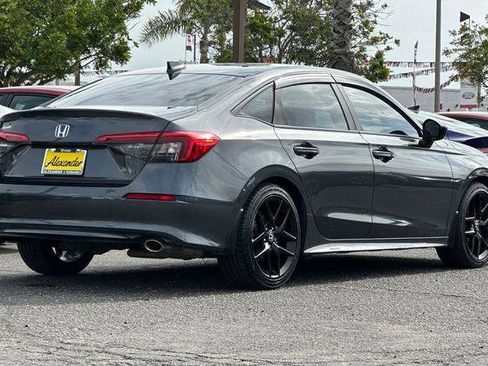 Used 2022 Honda Civic Sport image 4