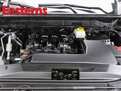 Used 2023 Nissan Pathfinder SV w/ SV Premium Package AWD/4WD image 7